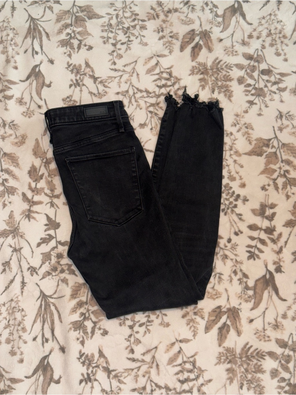 Abercrombie & Fitch Black Skinny High-Rise Jeans with Raw Hem